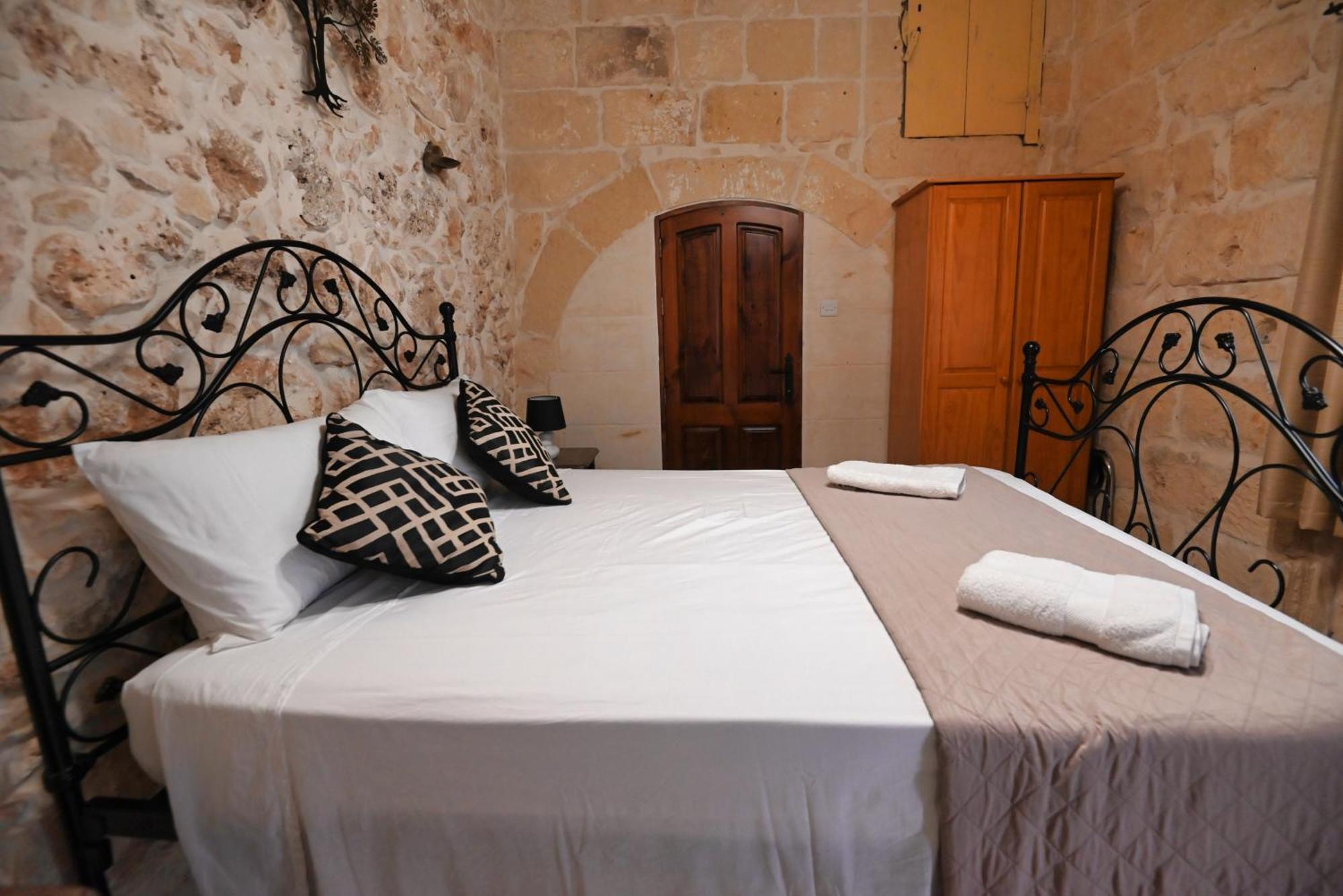 The Cloisters Bed And Breakfast Xagħra Zewnętrze zdjęcie